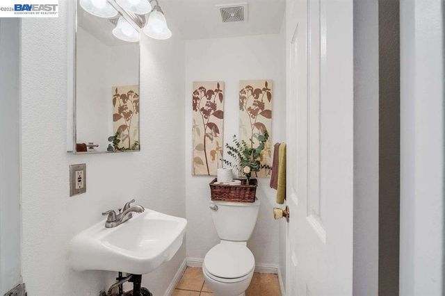 1486 Adeline St, Oakland, CA 94607