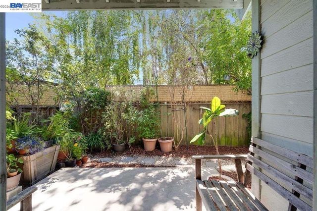 1486 Adeline St, Oakland, CA 94607