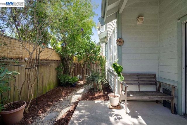 1486 Adeline St, Oakland, CA 94607