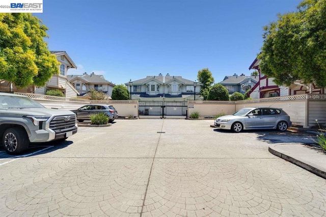 1486 Adeline St, Oakland, CA 94607