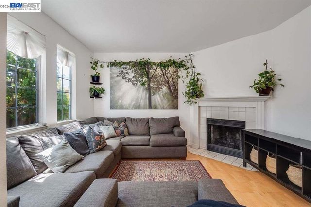 1486 Adeline St, Oakland, CA 94607