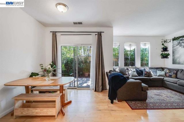 1486 Adeline St, Oakland, CA 94607