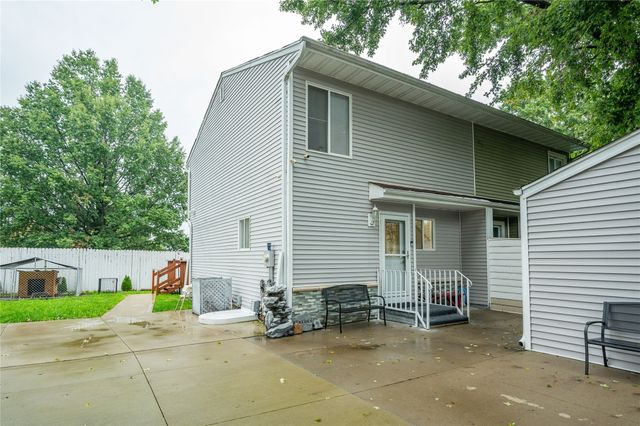 1906 E Bell Avenue, Des Moines, IA 50320
