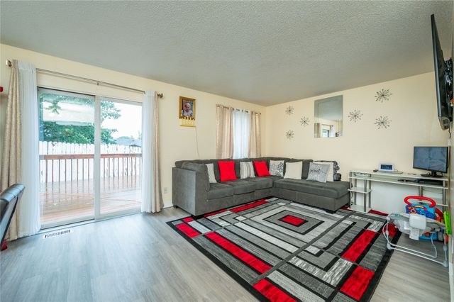 1906 E Bell Avenue, Des Moines, IA 50320