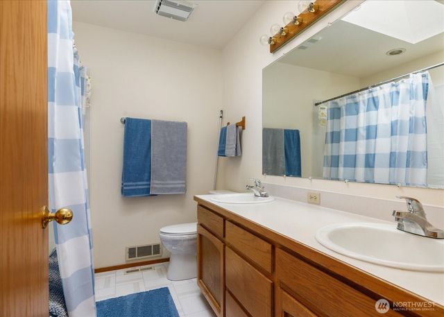 464 Stillmeadow Rd, Coupeville, WA 98239