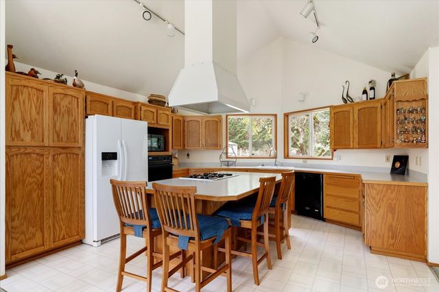 464 Stillmeadow Rd, Coupeville, WA 98239