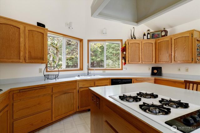 464 Stillmeadow Rd, Coupeville, WA 98239