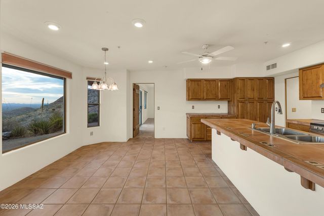 12695 E Enchanted Trail, Vail, AZ 85641