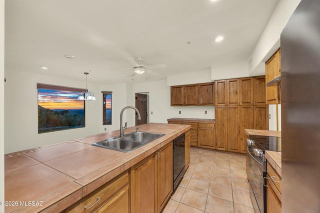 12695 E Enchanted Trail, Vail, AZ 85641