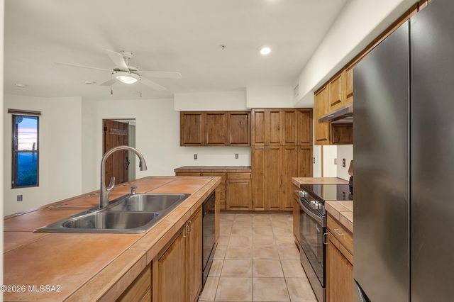 12695 E Enchanted Trail, Vail, AZ 85641