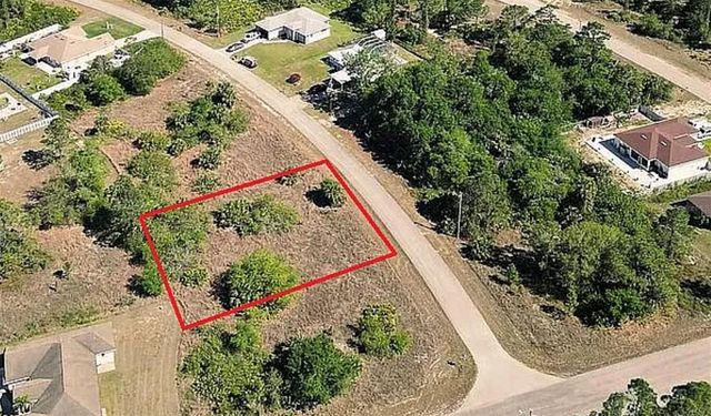 827 WARREN STREET, Lehigh Acres, FL 33974