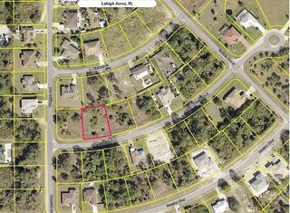 827 WARREN STREET, Lehigh Acres, FL 33974