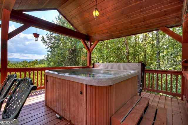 603 Redberry Ridge Road, Blue Ridge, GA 30513