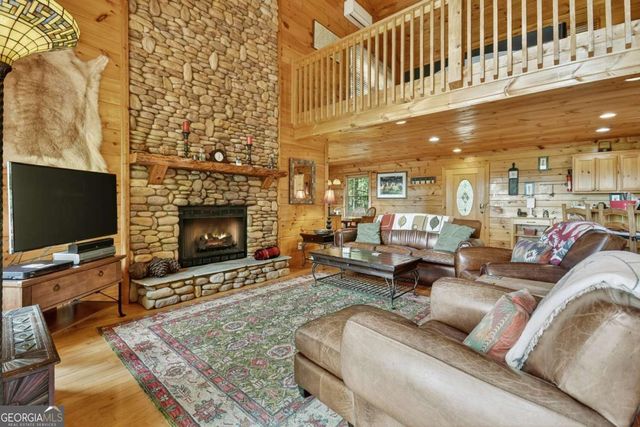 603 Redberry Ridge Road, Blue Ridge, GA 30513