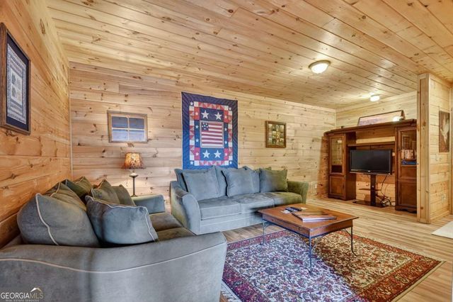 603 Redberry Ridge Road, Blue Ridge, GA 30513