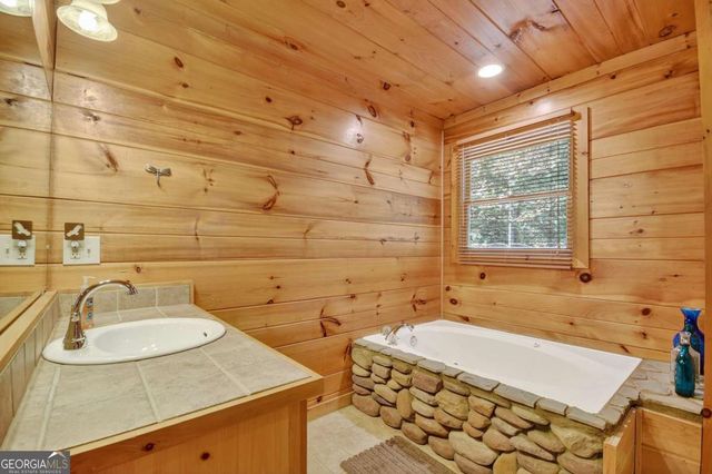603 Redberry Ridge Road, Blue Ridge, GA 30513