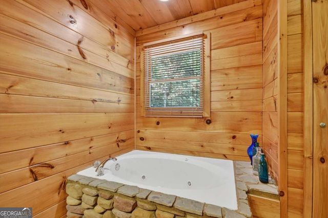 603 Redberry Ridge Road, Blue Ridge, GA 30513