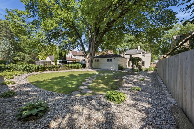 1541 9th Street S, Fargo, ND 58103