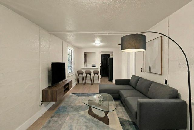 1804 E PALIFOX STREET, Tampa, FL 33610