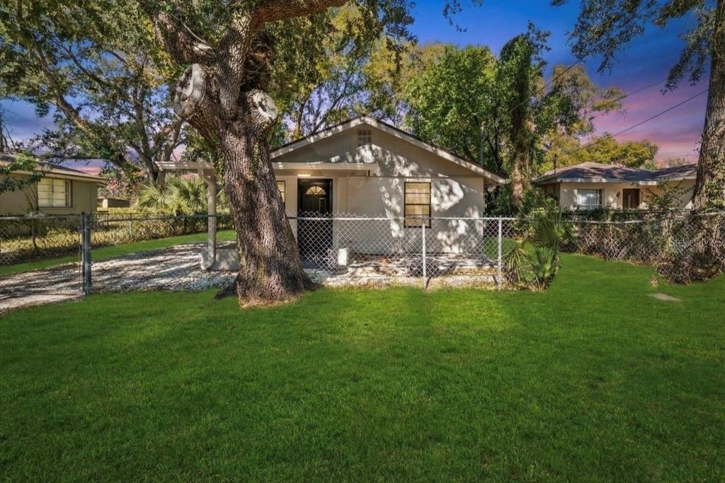 1804 E PALIFOX STREET, Tampa, FL 33610