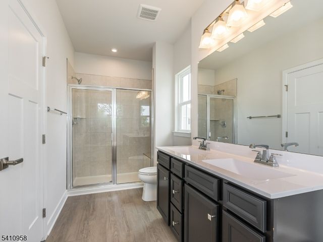 31 Force Dr, Mount Olive Twp., NJ 07828