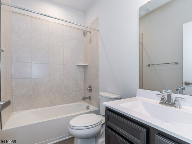 31 Force Dr, Mount Olive Twp., NJ 07828