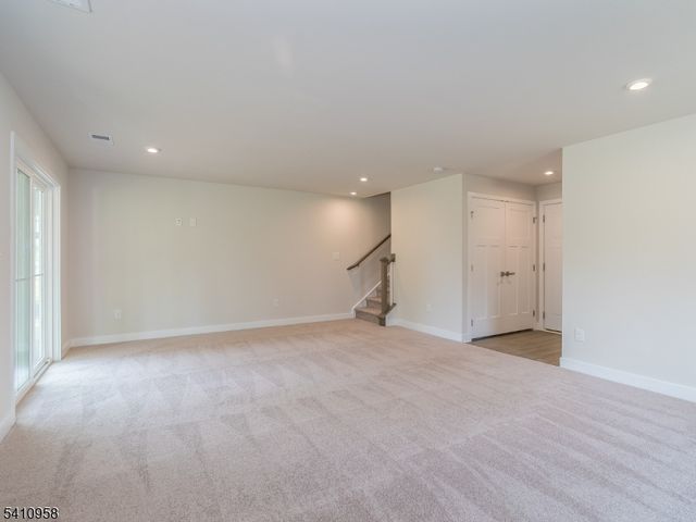 31 Force Dr, Mount Olive Twp., NJ 07828