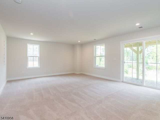 31 Force Dr, Mount Olive Twp., NJ 07828