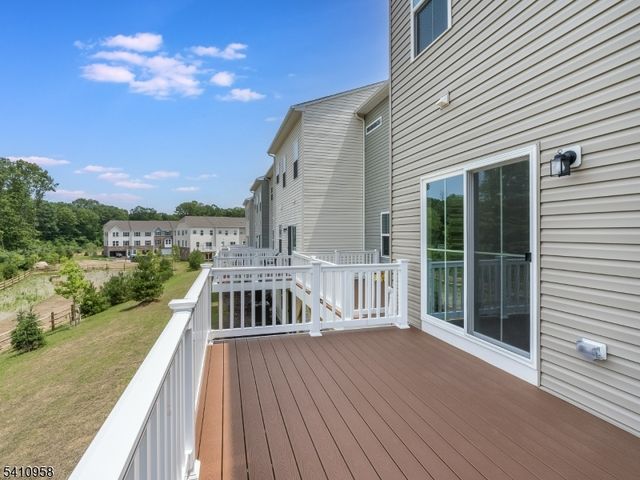 31 Force Dr, Mount Olive Twp., NJ 07828