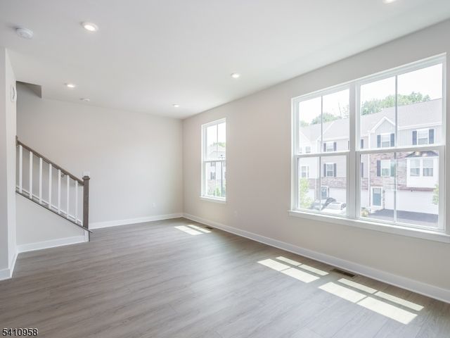 31 Force Dr, Mount Olive Twp., NJ 07828