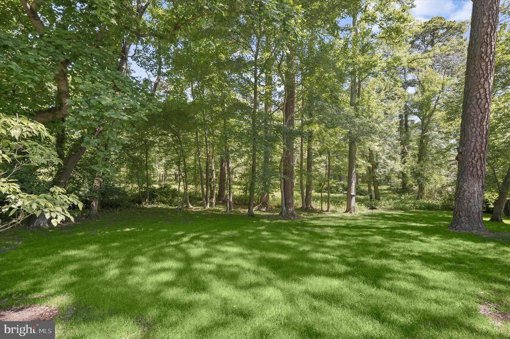 Image 10 of property listing at 644 AYRLIE WATER RD, Gibson Island, MD 21056
