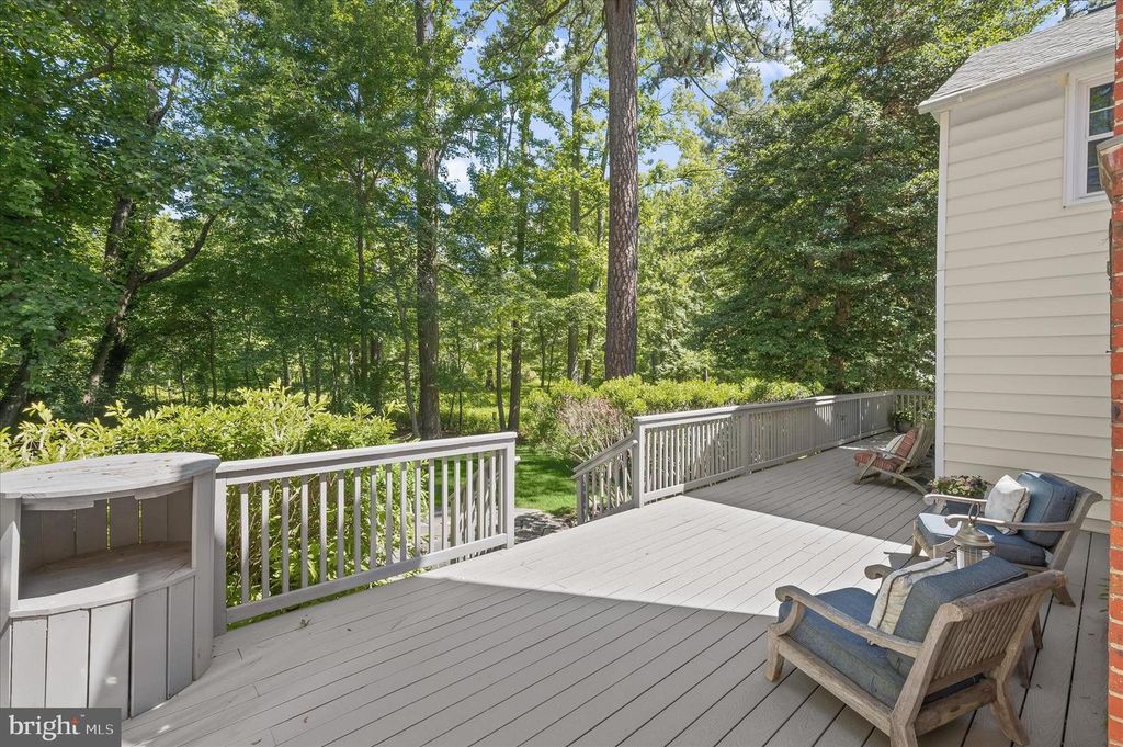 Image 11 of property listing at 644 AYRLIE WATER RD, Gibson Island, MD 21056