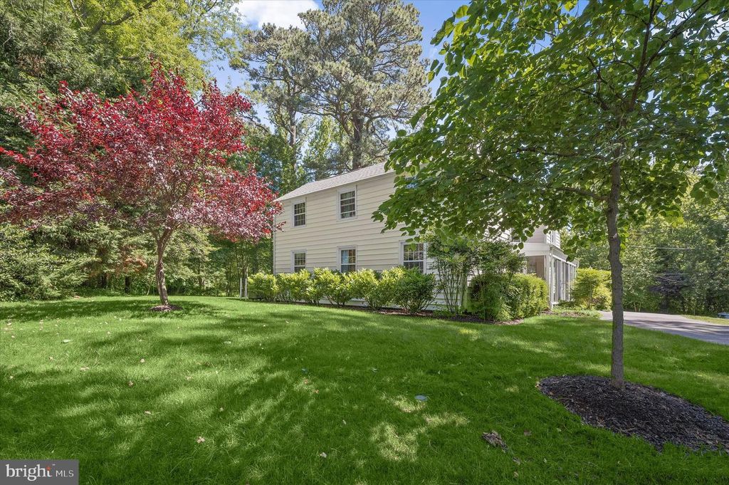 Image 8 of property listing at 644 AYRLIE WATER RD, Gibson Island, MD 21056