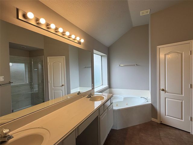1702 Crescent Oak Drive, Missouri City, TX 77459