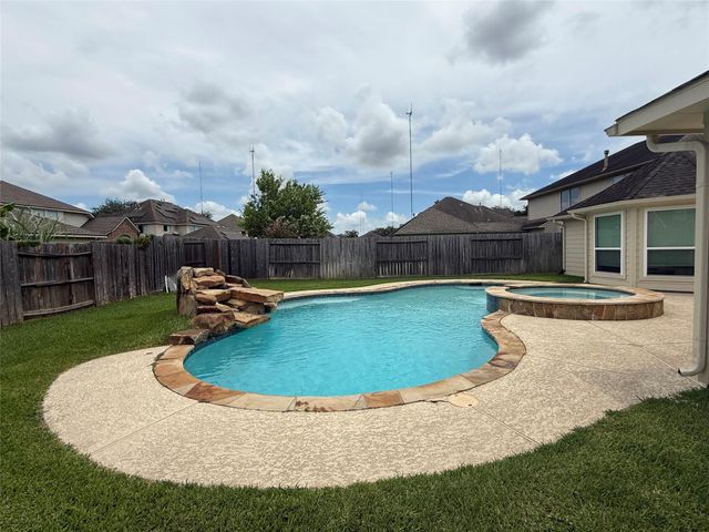 1702 Crescent Oak Drive, Missouri City, TX 77459