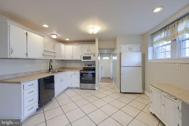 472 N STATE ST, Ephrata, PA 17522