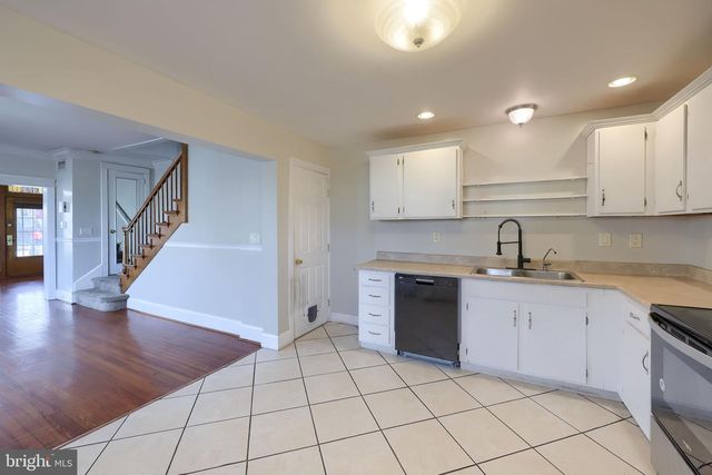 472 N STATE ST, Ephrata, PA 17522