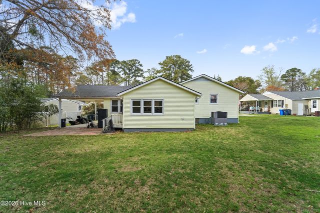 309 Woodhaven Drive, Jacksonville, NC 28540