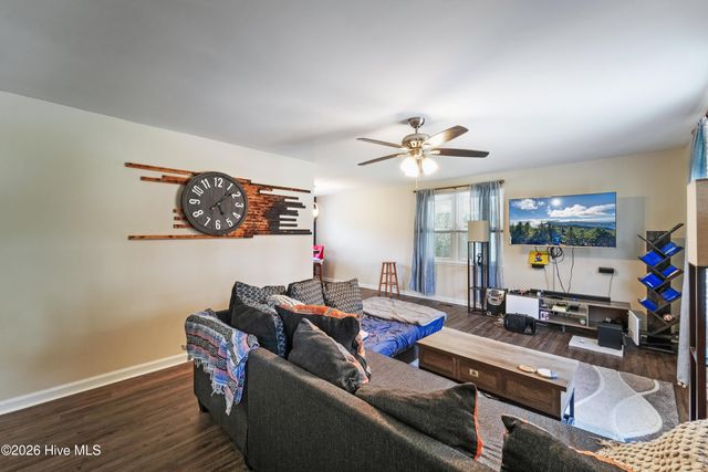 309 Woodhaven Drive, Jacksonville, NC 28540