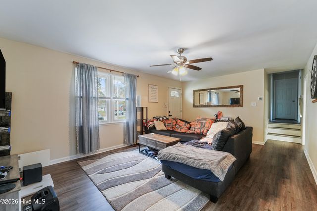 309 Woodhaven Drive, Jacksonville, NC 28540