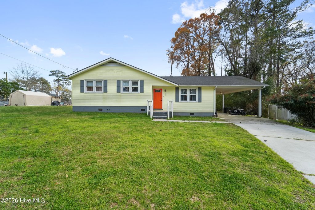 309 Woodhaven Drive, Jacksonville, NC 28540