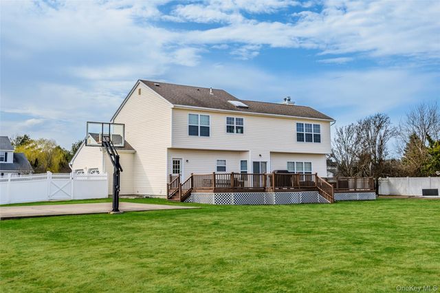 38 Sweetgum Lane, Miller Place, NY 11764