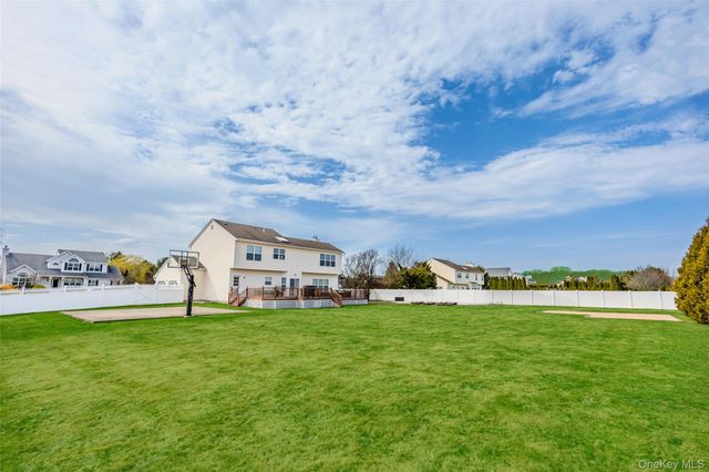 38 Sweetgum Lane, Miller Place, NY 11764