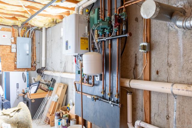 38 Sweetgum Lane, Miller Place, NY 11764