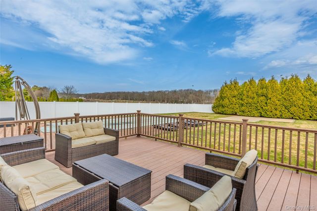 38 Sweetgum Lane, Miller Place, NY 11764