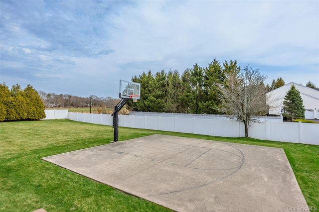 38 Sweetgum Lane, Miller Place, NY 11764