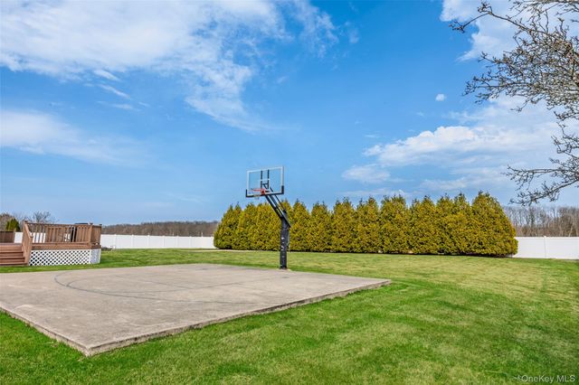 38 Sweetgum Lane, Miller Place, NY 11764