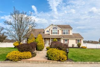 38 Sweetgum Lane, Miller Place, NY 11764