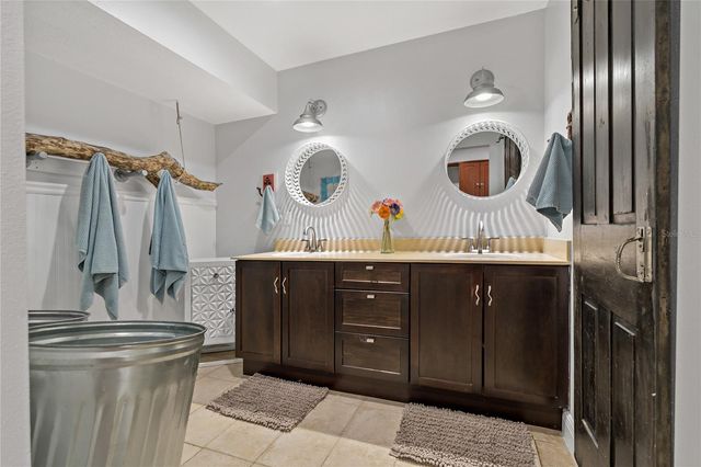 808 RUSTIC OAKS DRIVE, Palm Harbor, FL 34684