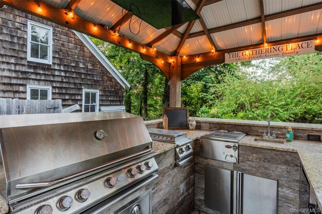 145 Shore Road, Mount Sinai, NY 11766